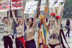 Femen_à_Paris_4