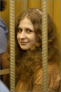 Maria_Alekhina_(Pussy_Riot)_at_the_Moscow_Tagansky_District_Court_-_Denis_Bochkarev